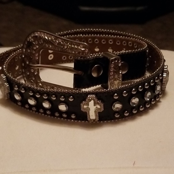 Nocona Interchangeable Buckle Cross Conchos Belt - Picture 11 of 16